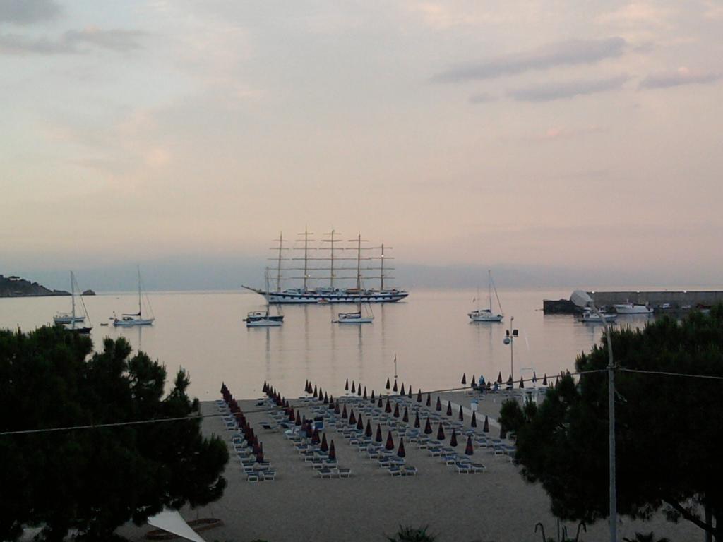 B&B Baia Delle Sirene Giardini-Naxos Zewnętrze zdjęcie